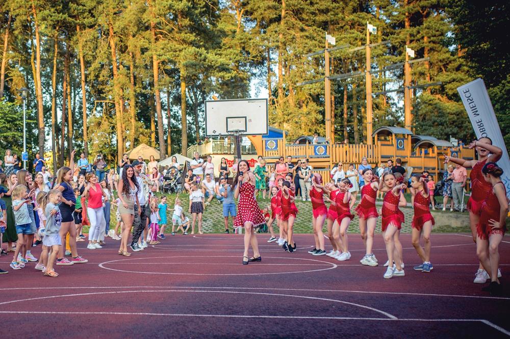 Pierwsza Potańcówka na Paprach! Wspaniała zabawa przy rytmach twista