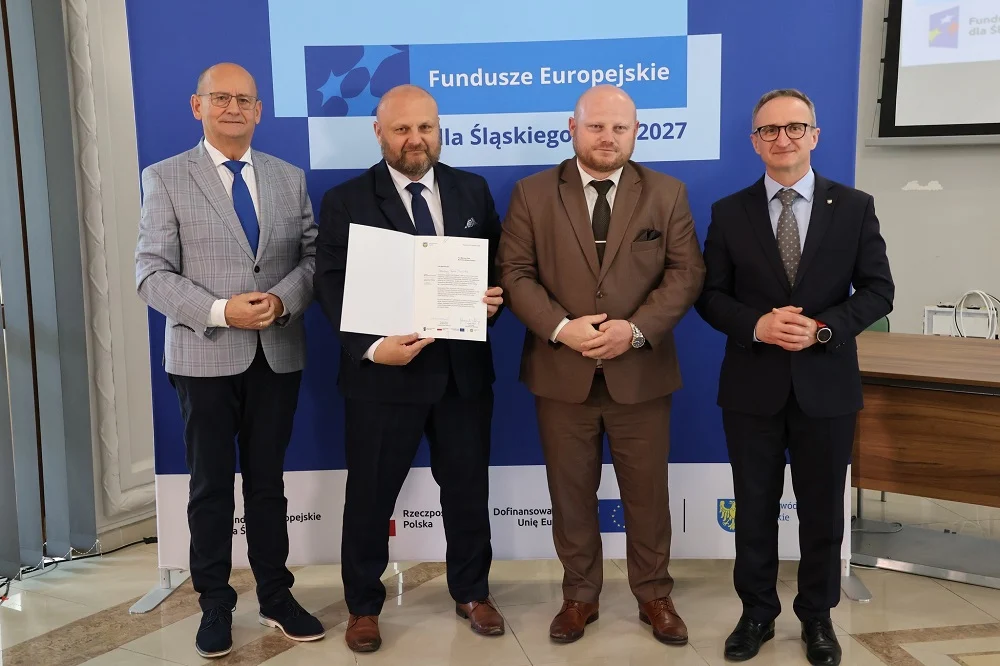 Wręczenie listów gratulacyjnych dla Orzesza za pozyskane fundusze na szkoły