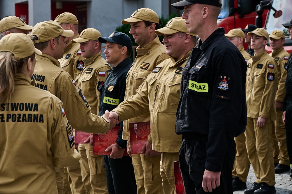 Awanse w PSP Tychy – nowi dowódcy Jednostki Ratowniczo-Gaśniczej