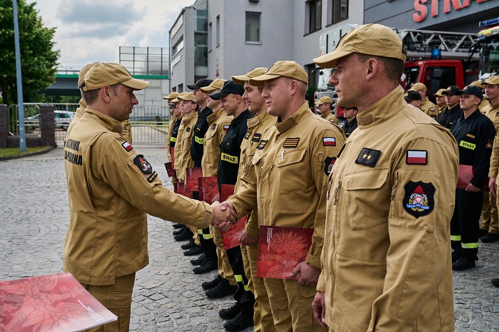 Awanse w PSP Tychy – nowi dowódcy Jednostki Ratowniczo-Gaśniczej