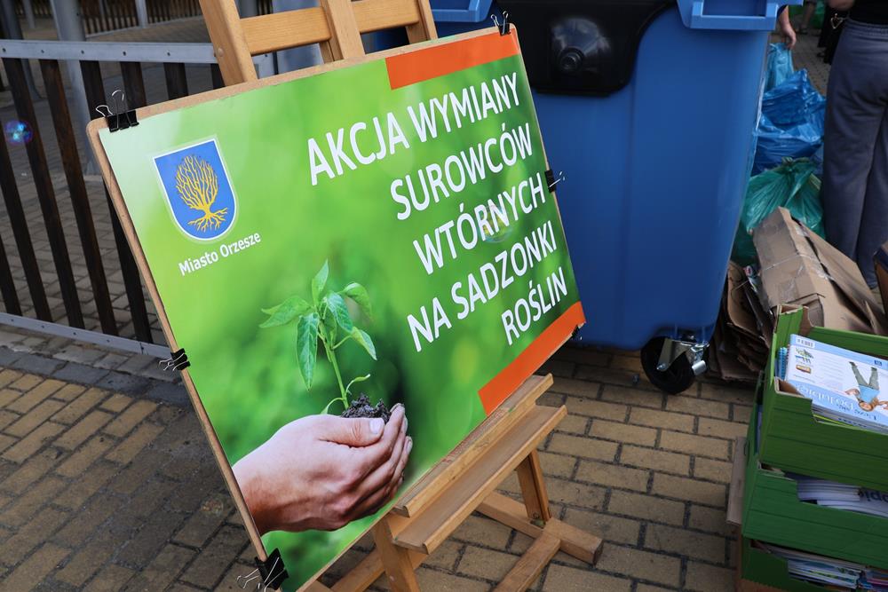 Targowisko w Orzeszu zamieniło odpady na sadzonki. Akcja znowu przyciągnęła tłumy