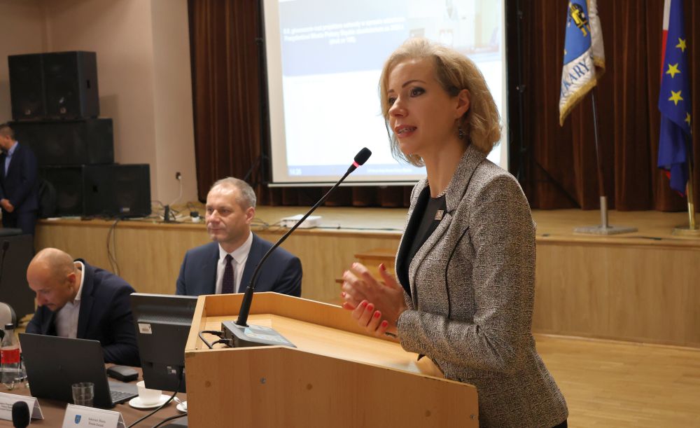 Sława Umińska-Kajdan z absolutorium za 2024. Radni większością poparli budżet