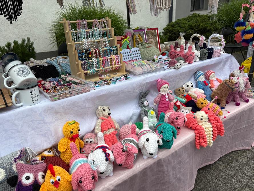 „Z serca regionu” – lokalny kiermasz rękodzieła przyciągnął mieszkańców