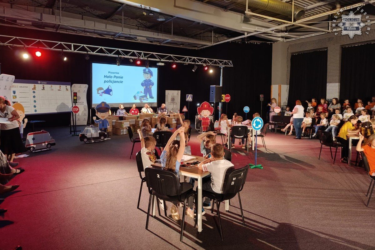 Dzieci uczą się bezpieczeństwa w Rybniku – Wspólna zabawa z Sznupkiem