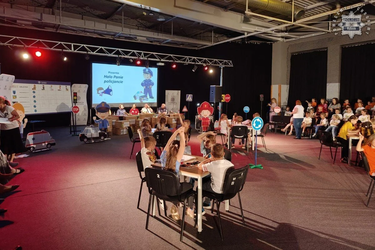 Dzieci uczą się bezpieczeństwa w Rybniku – Wspólna zabawa z Sznupkiem