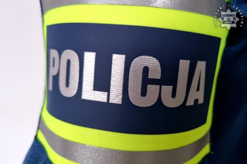 Agresywny złodziej w sklepie – policjantka reaguje poza godzinami pracy