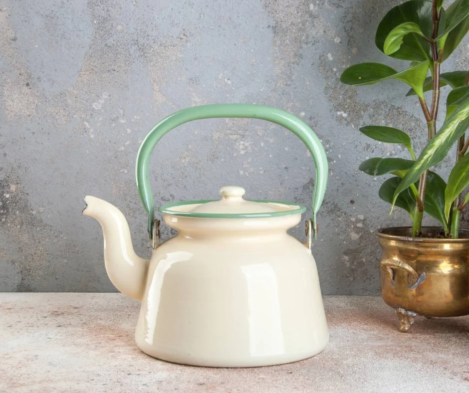 Czajniki emaliowane – piękno i funkcjonalność w kuchni
