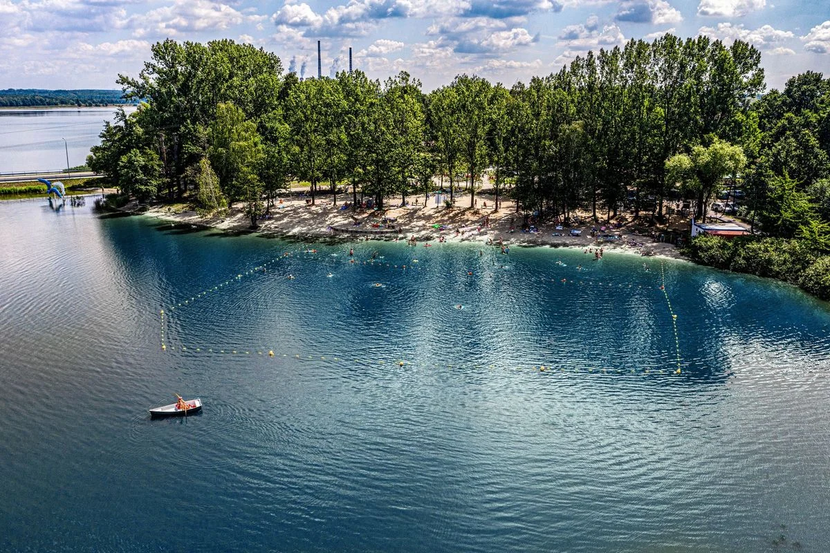 Sezonowe parkingi płatne nad Pniowcem – co warto wiedzieć?