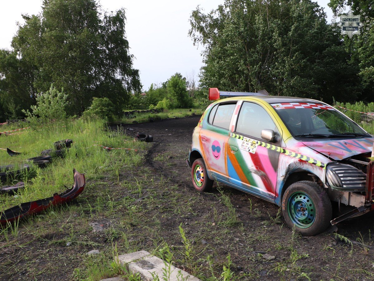 Podczas imprezy motoryzacyjnej Wrak Race doszło do poważnego wypadku