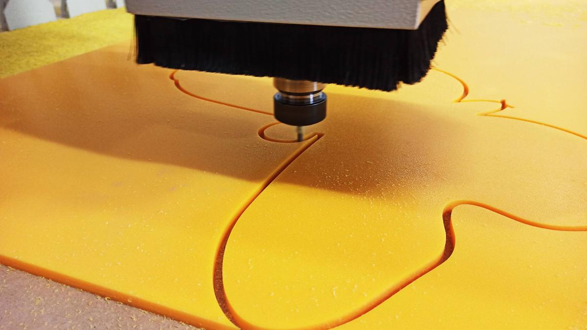 Usługi frezowania CNC i obróbki tworzyw sztucznych – Desgen dla firm z Katowic i Śląska