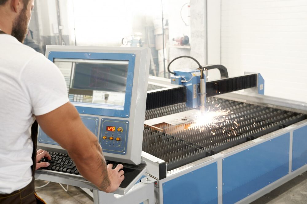 Jakie oprogramowanie CNC wybrać do swojej obrabiarki?