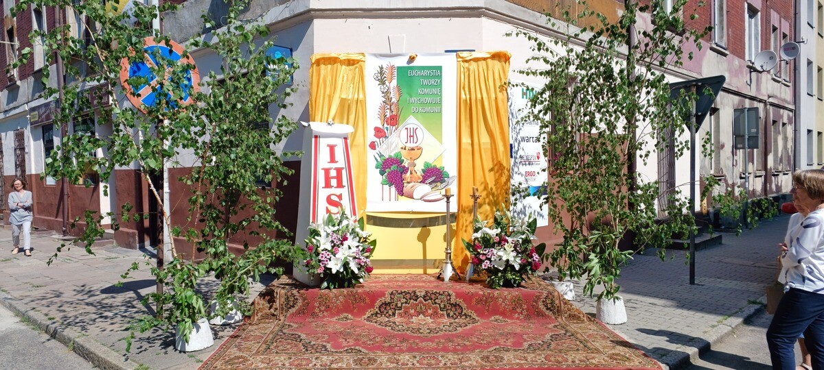 Bezpieczny długi weekend w Sosnowcu – ważne porady na Boże Ciało 2025