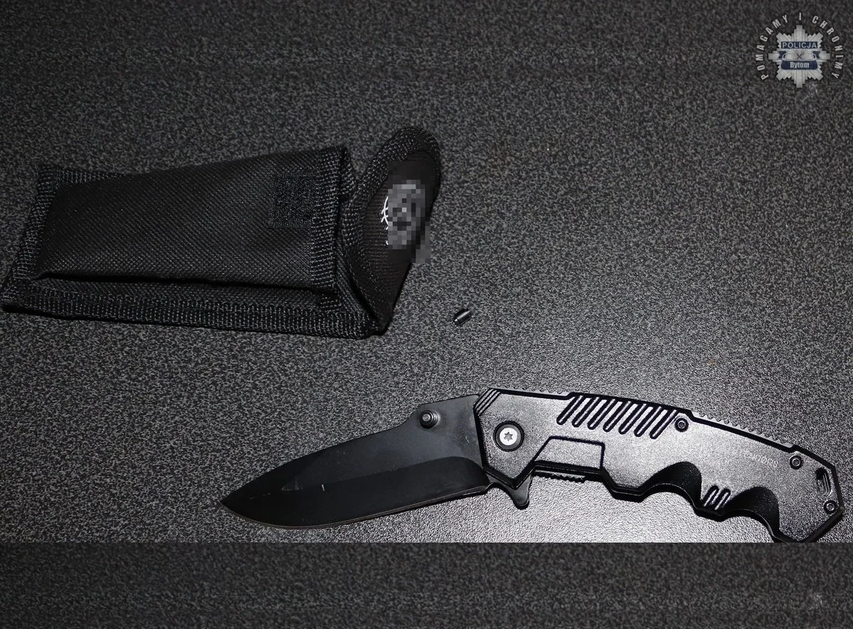 Awantura podczas libacji w Bytomiu. 24-latek ugodzony nożem przez znajomego