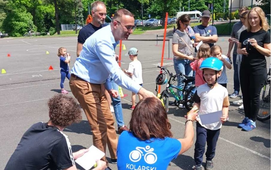 Rower, basen i uśmiechy! Tak Mikołów świętował Dzień Dziecka [FOTO]