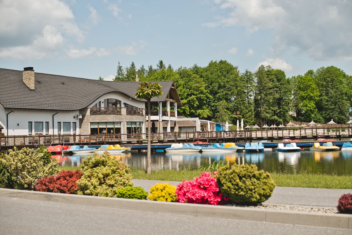 Czy komfort, klasa i styl mogą iść w parze z naturą? W tym miejscu to standard!