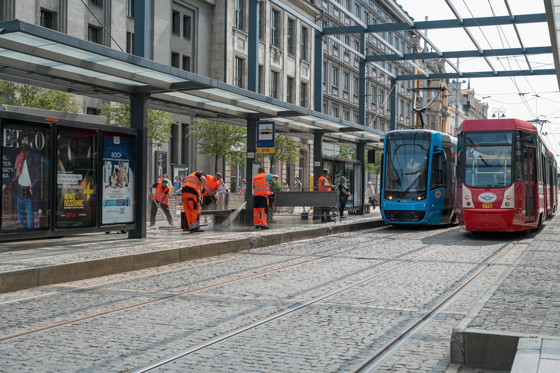 Katowice od podstaw: 8 900 m2 dróg, setki ławek i czyste przystanki 2