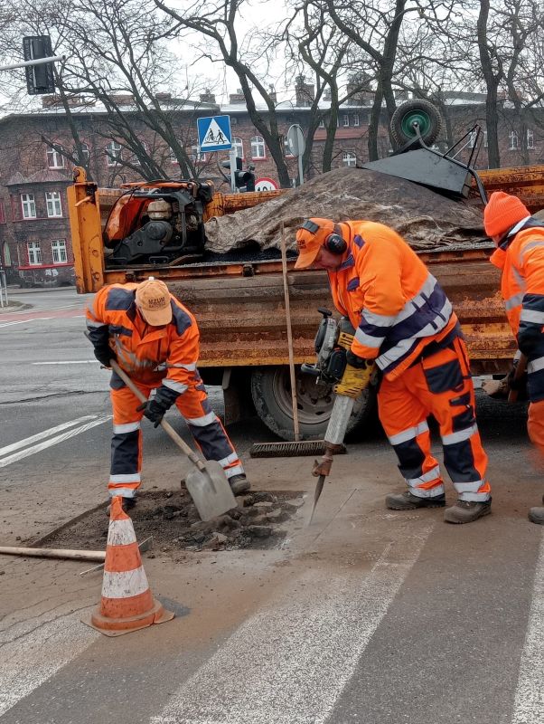 Katowice od podstaw: 8 900 m2 dróg, setki ławek i czyste przystanki 4