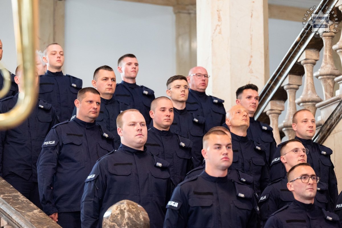 Ślubowanie nowych policjantów w Katowicach. 39 kandydatów do służby! 22