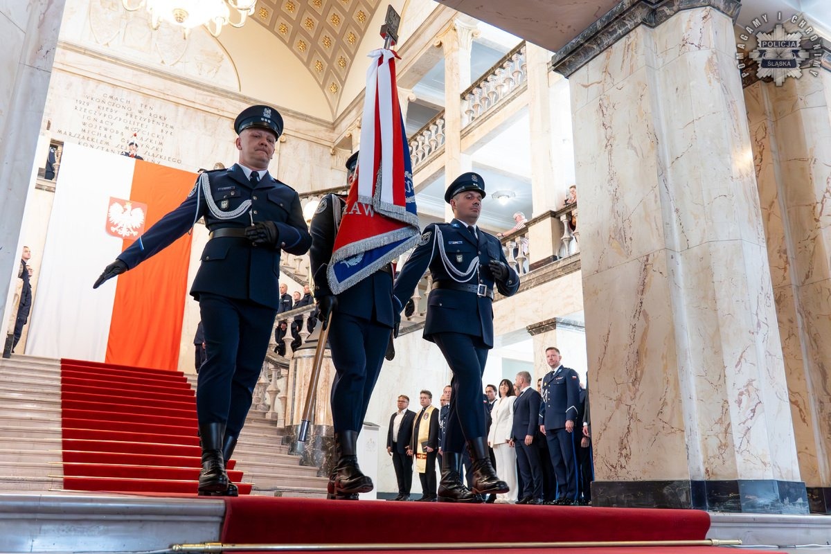 Ślubowanie nowych policjantów w Katowicach. 39 kandydatów do służby! 43