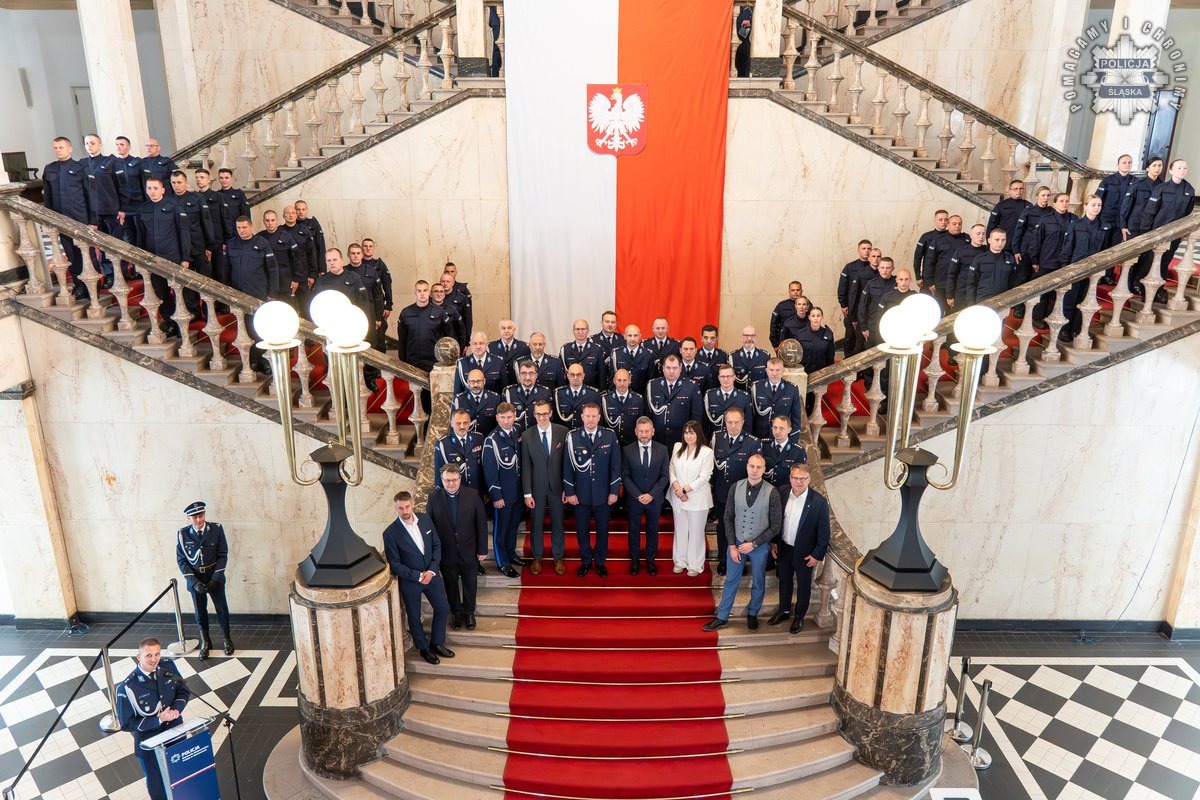 Ślubowanie nowych policjantów w Katowicach. 39 kandydatów do służby! 45