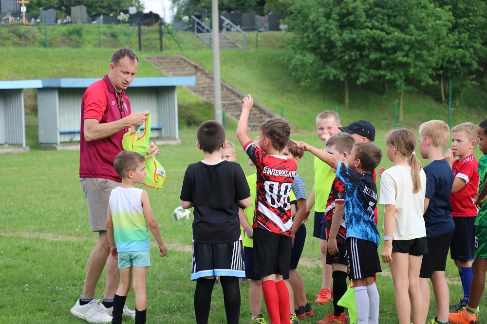 Piłka nożna dla dzieci i młodzieży w Żorach-Roju – dołącz do bezpłatnych zajęć!