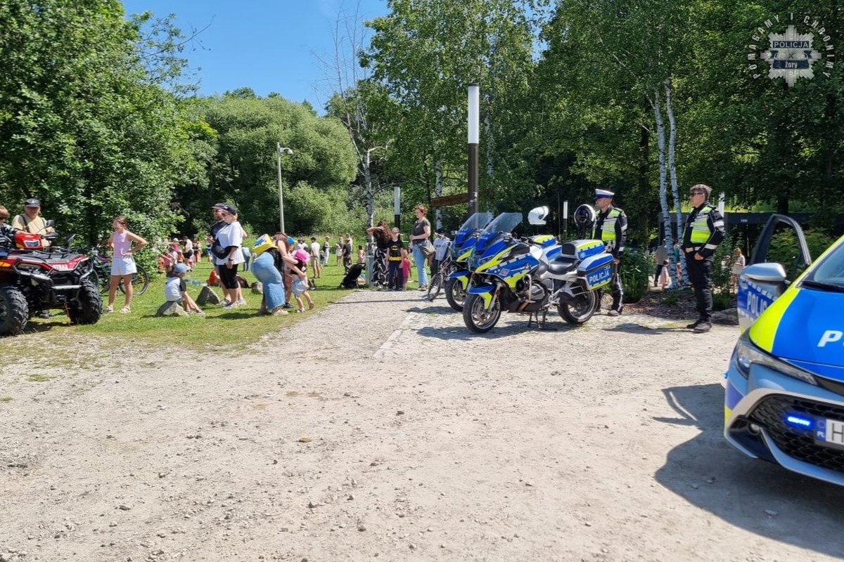 Piknik w przedszkolu z akcją "Kręci mnie bezpieczeństwo w lecie"