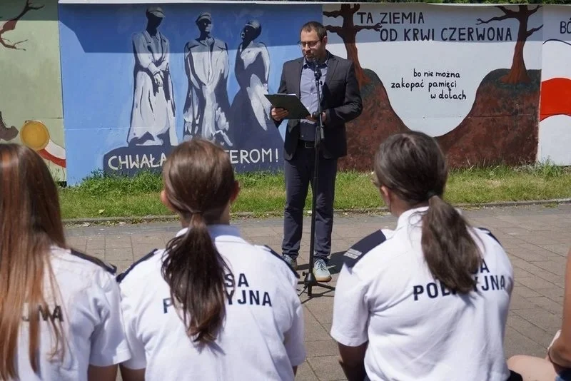 Murale i pamięć. W Żorach odbyła się plenerowa lekcja patriotyzmu [FOTO]