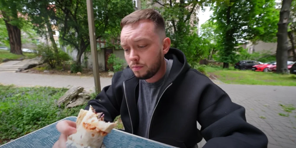 Książulo spróbował kebaba Lukasa Podolskiego! Jak go ocenił?