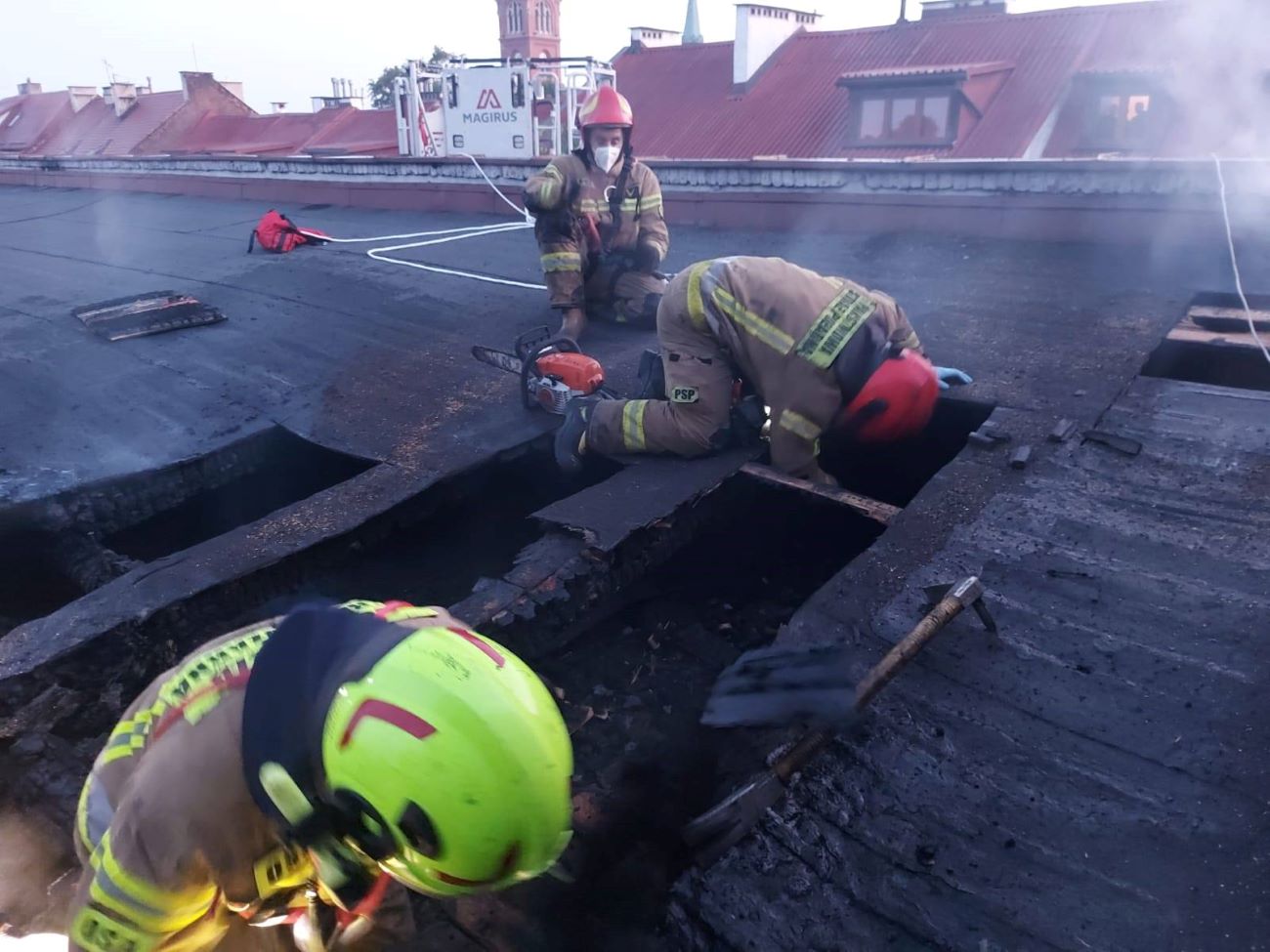 Nocna akcja strażaków. Paliło się przy ulicy Świętego Urbana