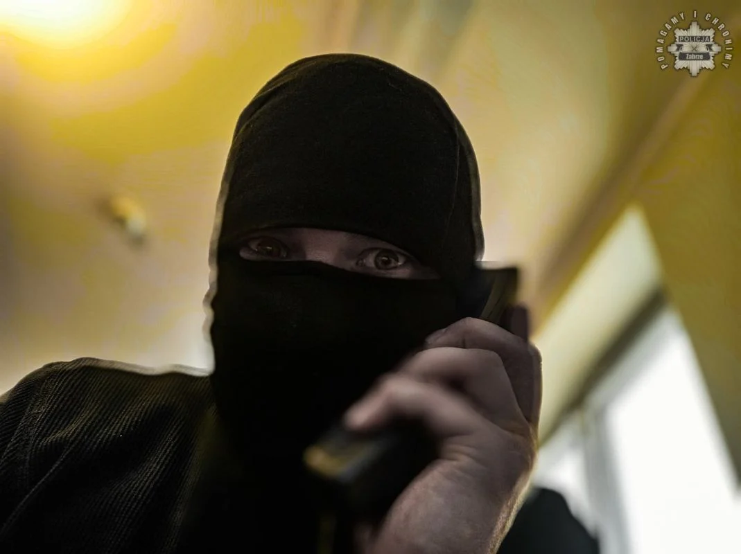 Proszą o BLIK? To może być oszustwo! Mieszkaniec Zabrza stracił 3800 zł