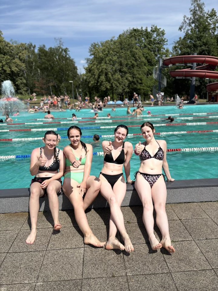 Otwarcie kąpieliska na Skałce 7