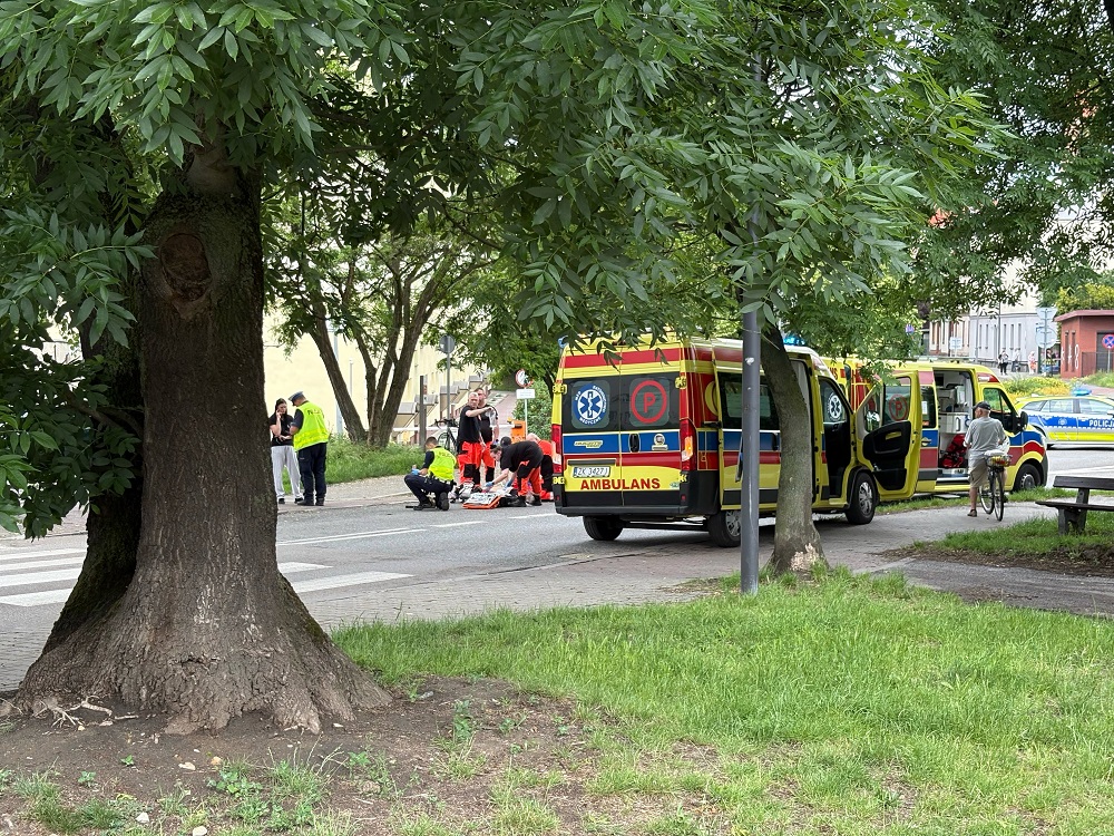Śmiertelny wypadek w Chorzowie. Kierowca ciężarówki potrącił 69-letnią kobietę!