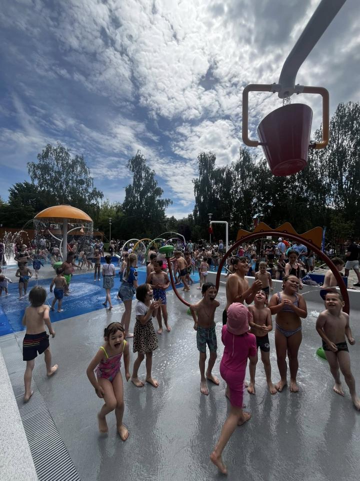 Otwarcie nowego wodnego placu zabaw 9