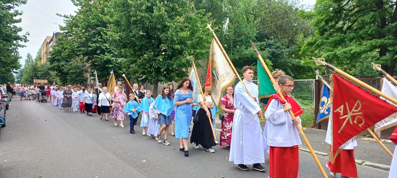 Boże Ciało 2025: chorzowianie wzięli udział w uroczystych procesjach [ZDJĘCIA]