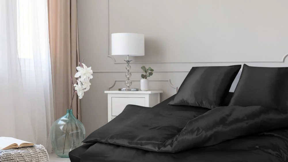 Pościel jedwabna jako symbol luksusu – dla kogo i dlaczego?