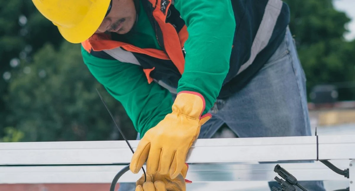 Szkolenia praktyczne dla elektryków – klucz do zdobycia kwalifikacji SEP