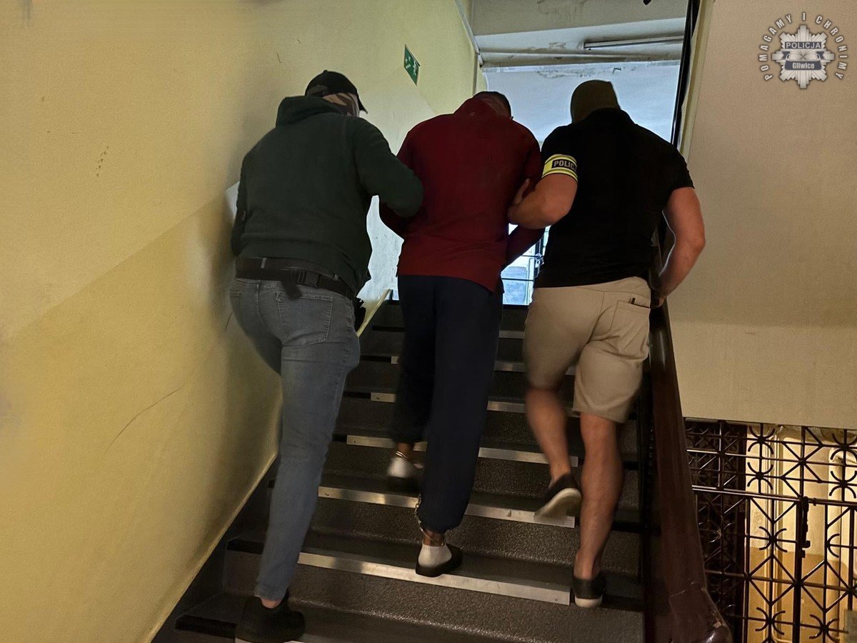 Dwóch mężczyzn zatrzymanych za kradzieże metodą na pracowników administracji