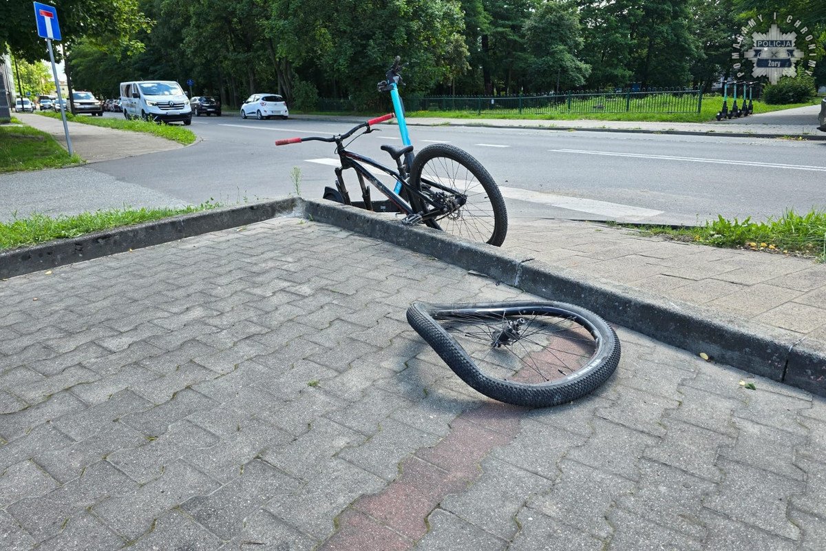 Niebezpieczne zdarzenie w Żorach. 12-latek wjechał pod koła ciężarówki