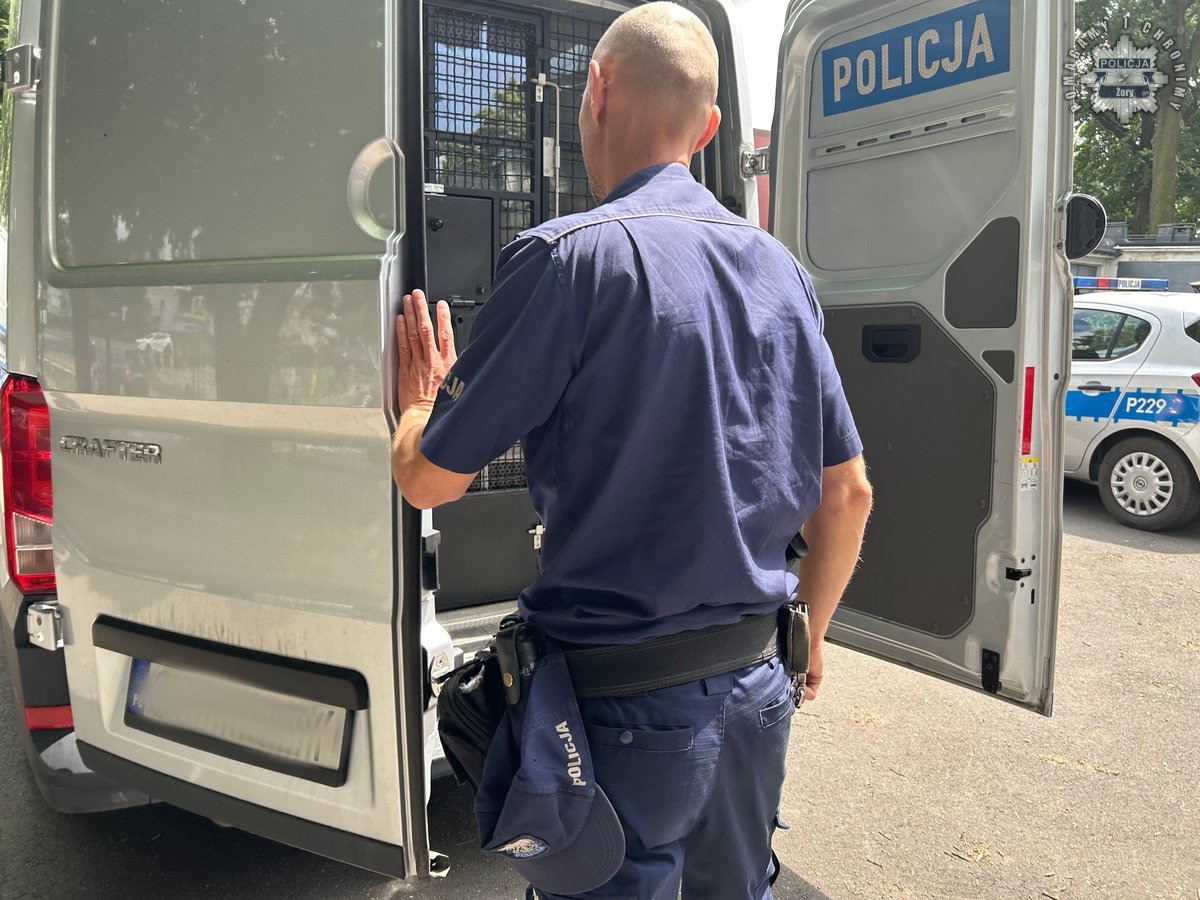 Złapani na gorącym uczynku. Kradli kable przy torach!