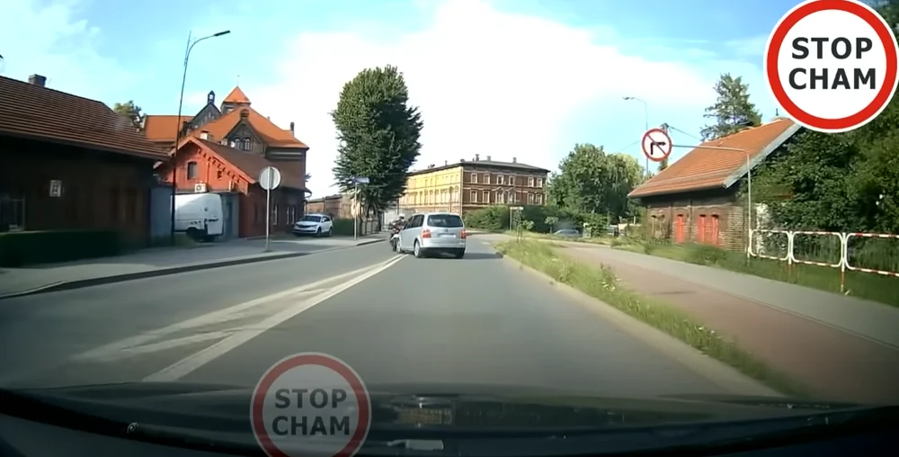 Potencjalnie niebezpieczna sytuacja na ulicach Rudy. Mogło dojść do kolizji!