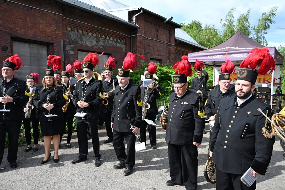 Zakończenie lipcowych koncertów w Ogrodzie ŚTI: Orkiestra Dęta KWK Pokój na scenie