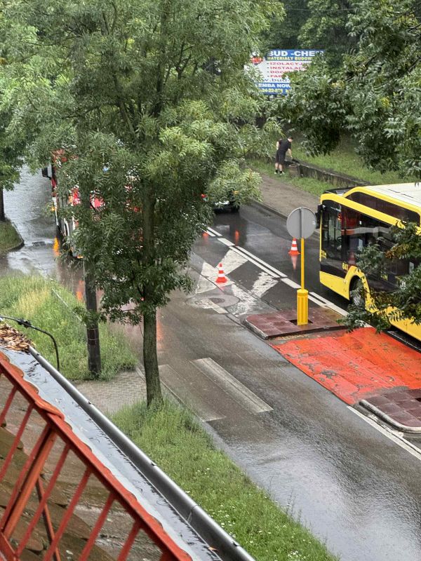 Ulewy sparaliżowały Rudę Śląską. Zalane ulice i utrudnienia 4