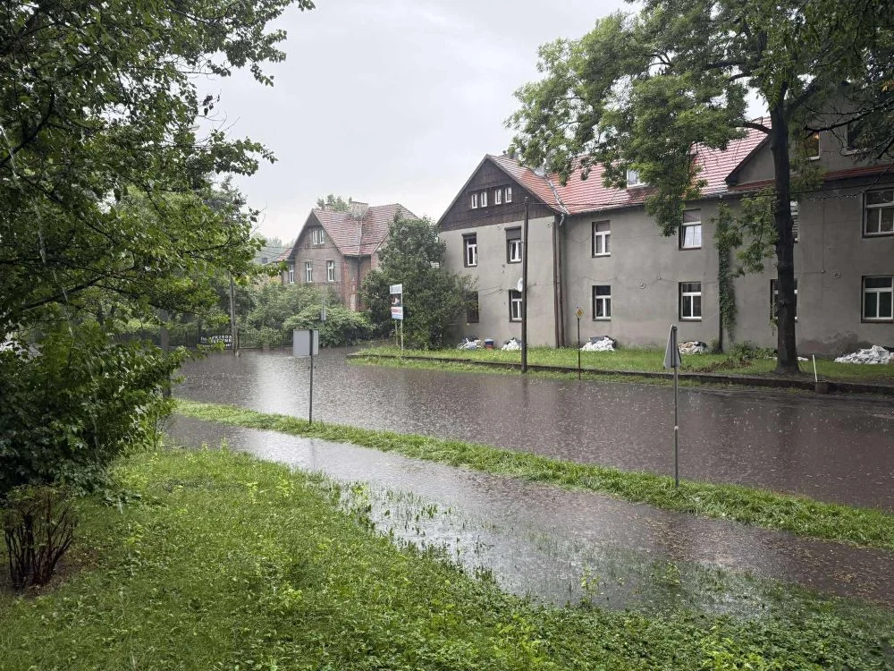 Ulewy sparaliżowały Rudę Śląską. Zalane ulice i utrudnienia