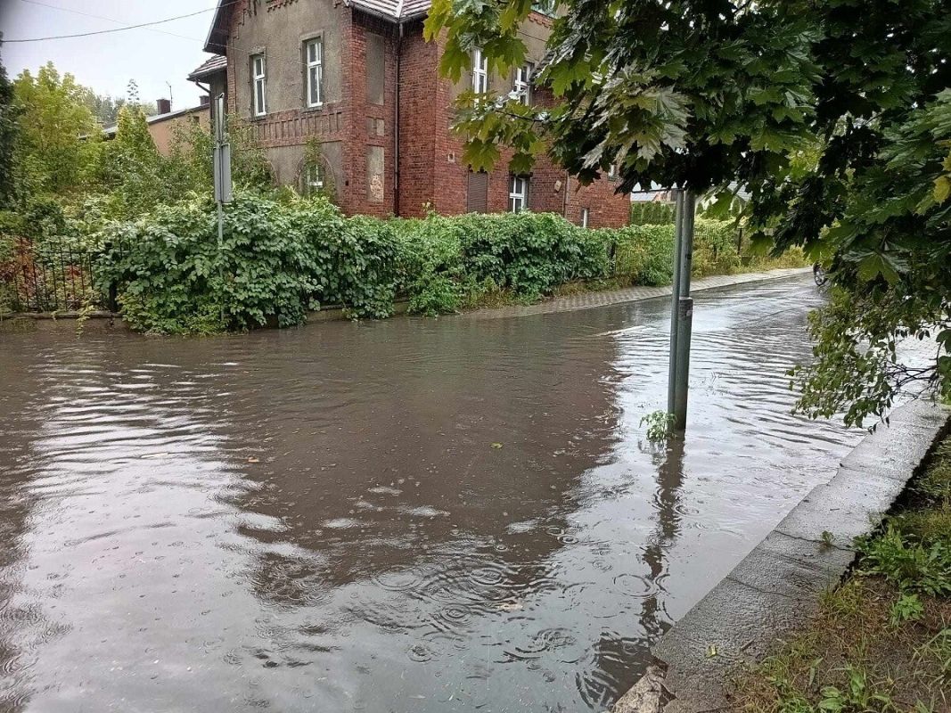 Ulewy sparaliżowały Rudę Śląską. Zalane ulice i utrudnienia