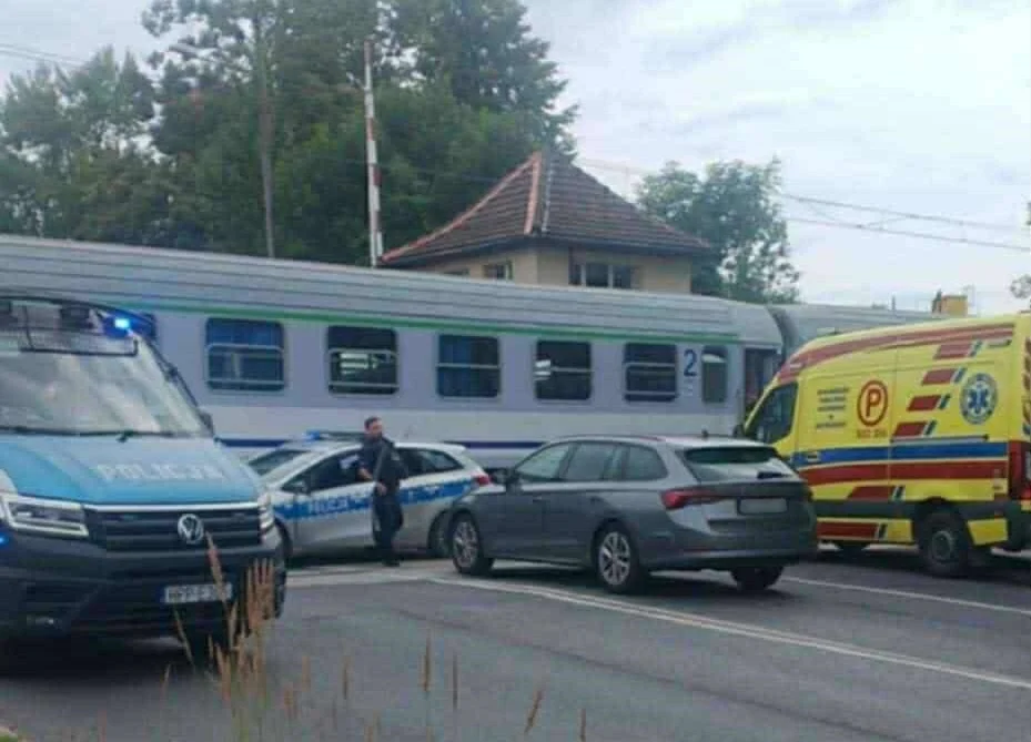 Awaryjny postój pociągu w Wirku z powodu zasłabnięcia kibica