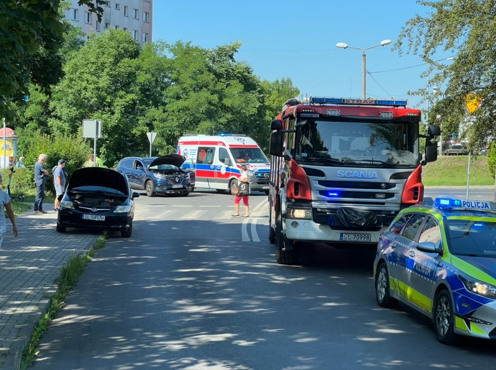 Zderzenie aut na skrzyżowaniu w Bykowinie. Ranna kobieta trafiła do szpitala