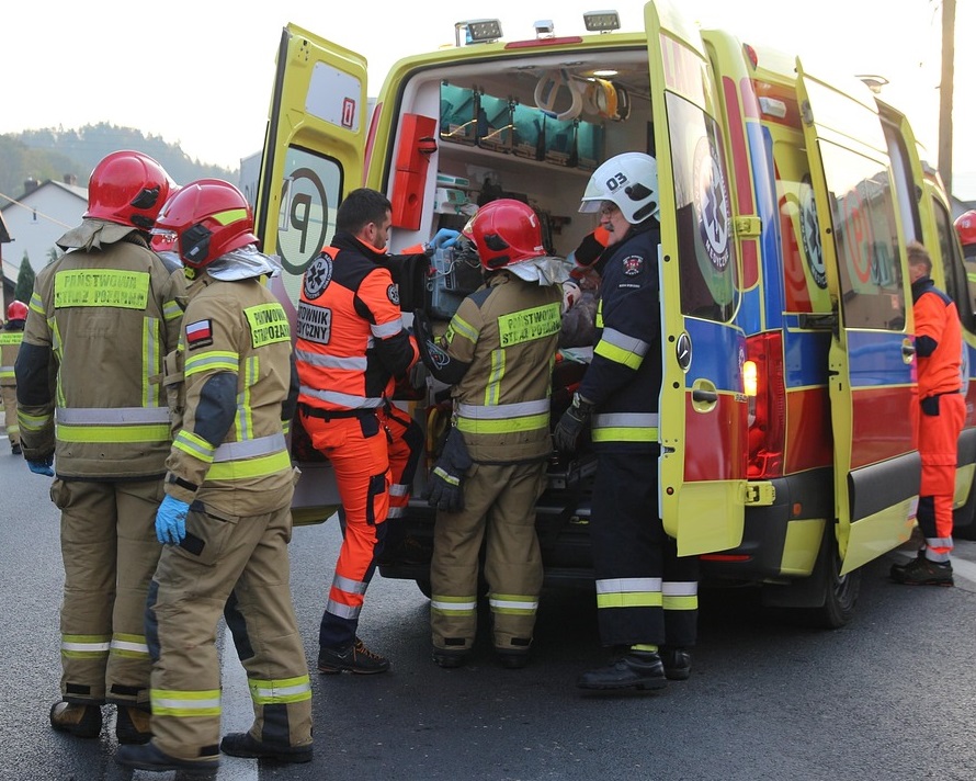 Niebezpieczne zdarzenie w Rudzie Śląskiej – kierowca zasłabł za kierownicą