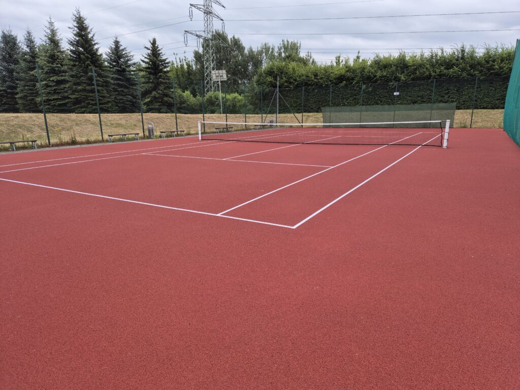 Zakończyła się modernizacja boiska na Bańgowie – nowa nawierzchnia i sprzęt