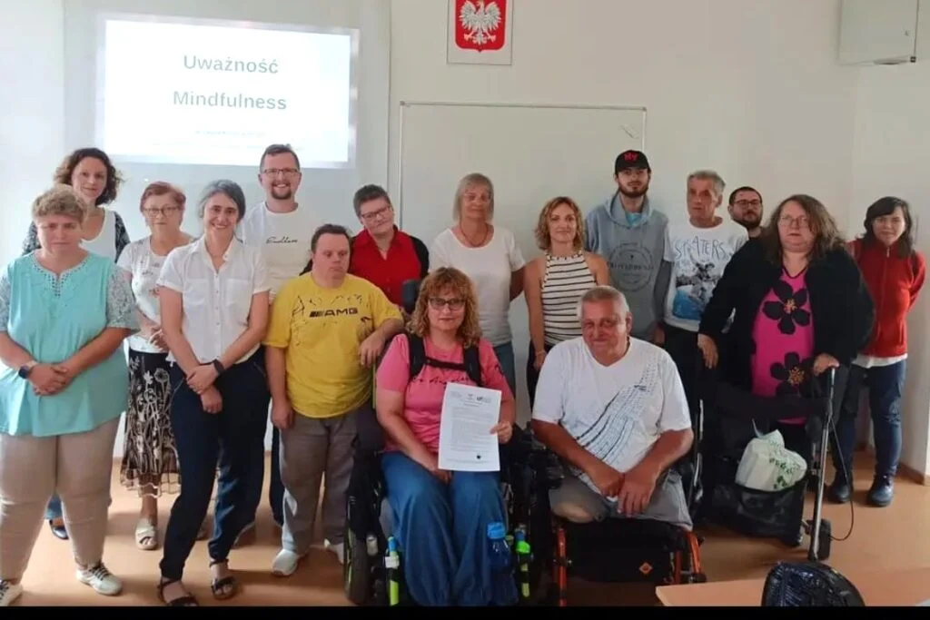 Mindfulness, tkactwo i relaks – lato z Działem Reintegracji Osób z Niepełnosprawnościami