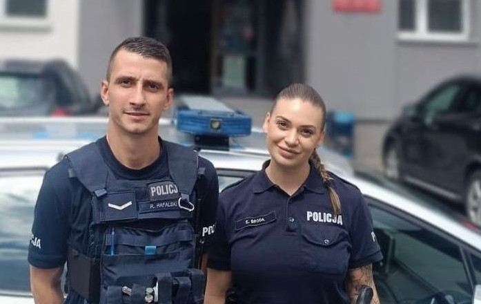 Błyskawiczna akcja policji – ewakuacja mieszkańców podczas pożaru w Siemianowicach